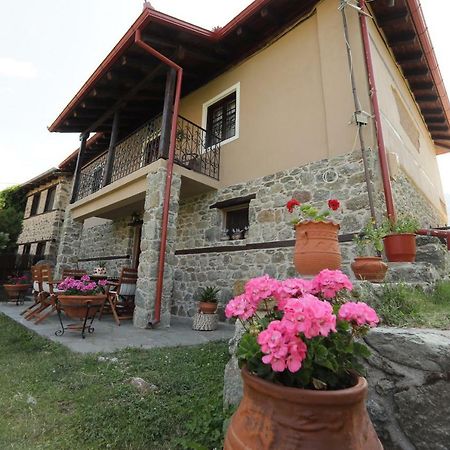 Gasthaus Dora'S House At Agios Germanos Prespes Exterior foto