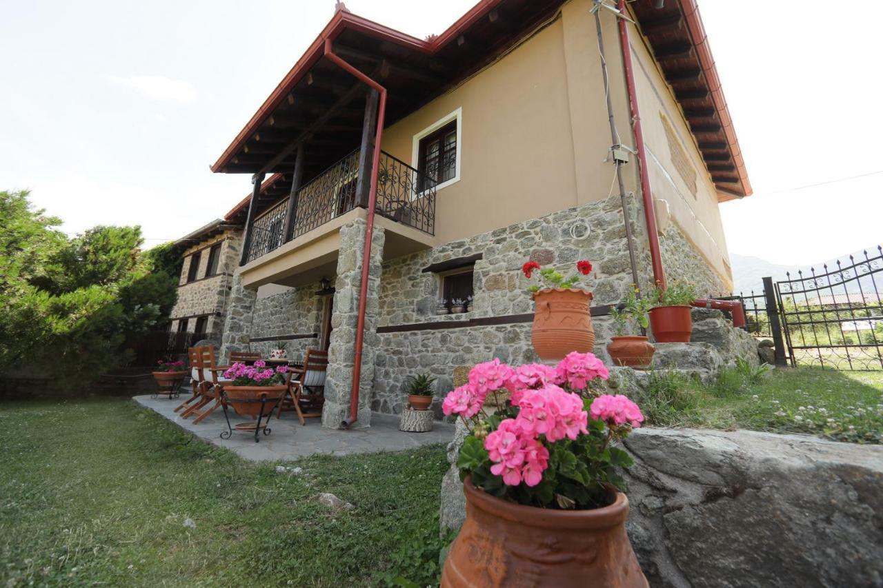 Gasthaus Dora'S House At Agios Germanos Prespes Exterior foto