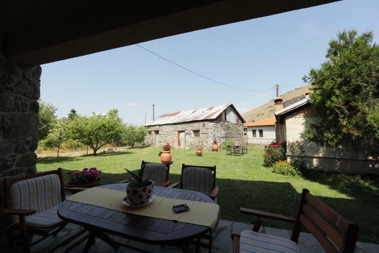 Gasthaus Dora'S House At Agios Germanos Prespes Exterior foto