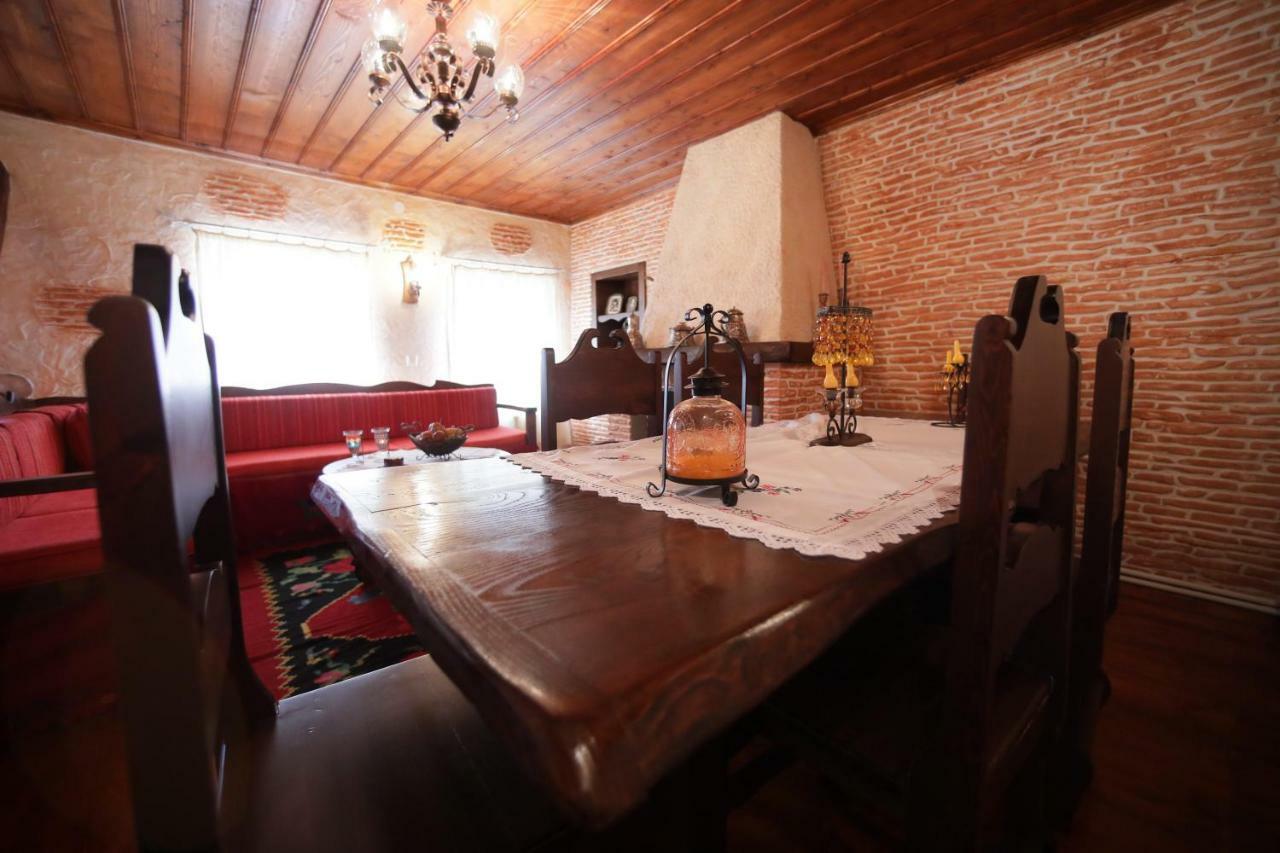 Gasthaus Dora'S House At Agios Germanos Prespes Exterior foto