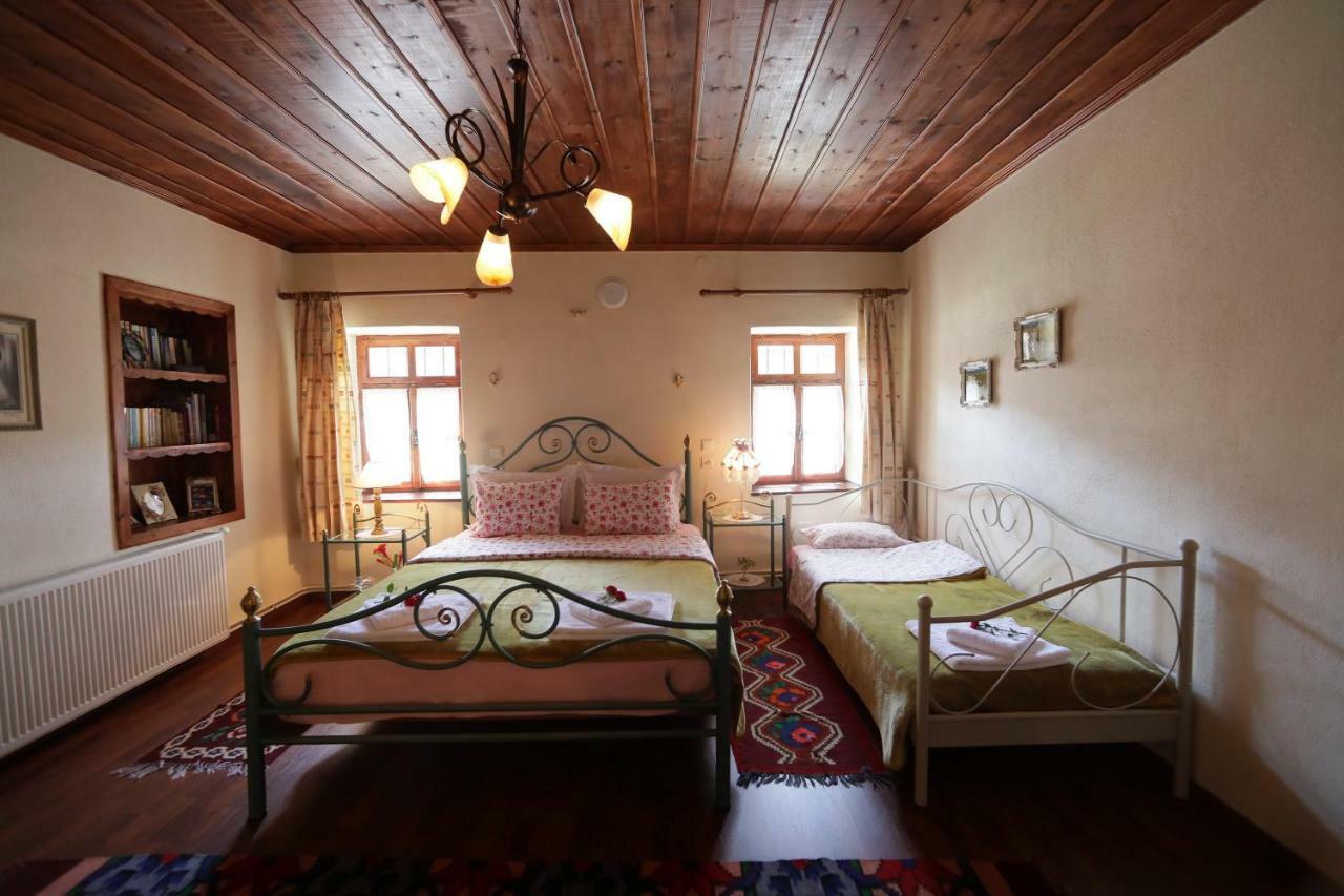 Gasthaus Dora'S House At Agios Germanos Prespes Exterior foto